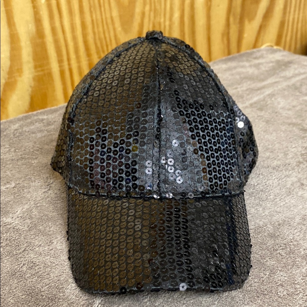 Black sequined baseball type hat
